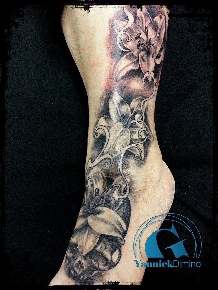 Galerie Tatouage Pied Fleur Cranejpg Graphicaderme